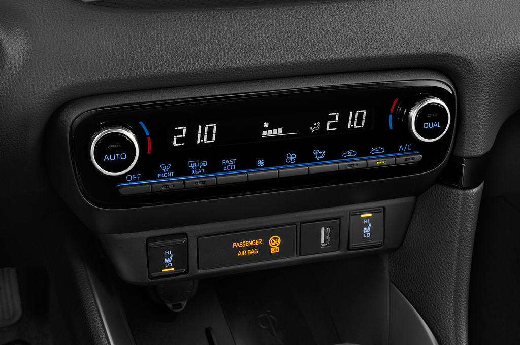 Mazda Mazda2 Hybrid (Baujahr 2022) Select 5 Türen Temperatur und Klimaanlage