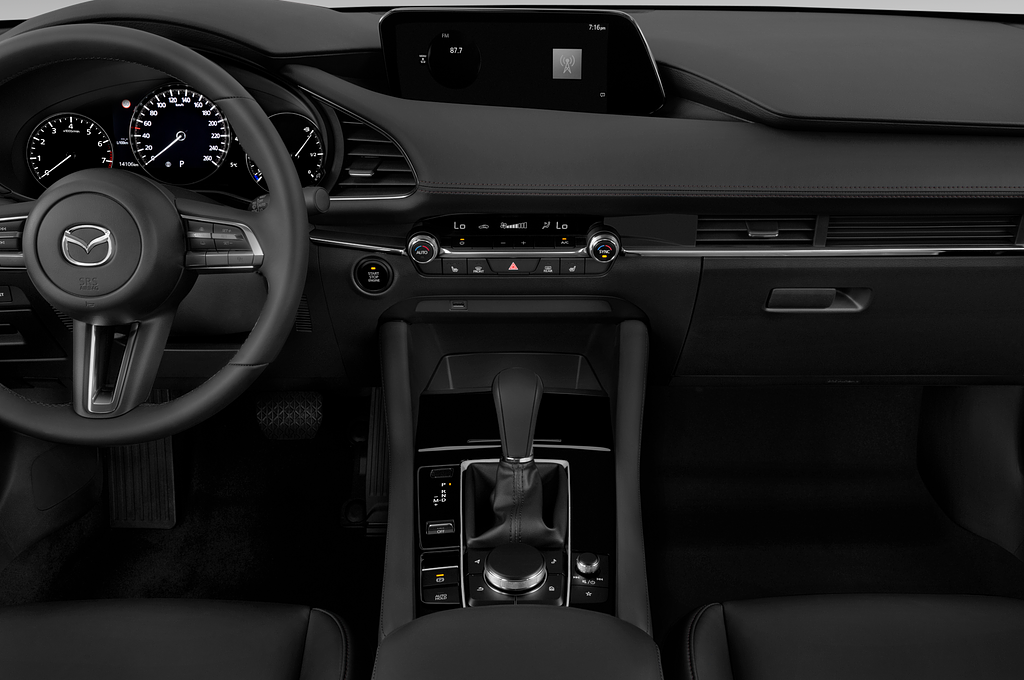Mazda Mazda3 Fastback (Baujahr 2019) - 4 Türen Mittelkonsole