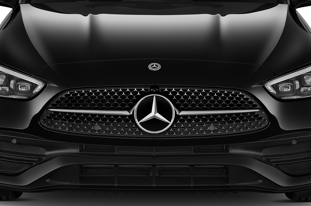 Mercedes C Class (Baujahr 2022) AMG Line 4 Türen Kühlergrill und Scheinwerfer