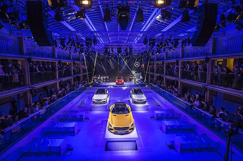 Mercedes am Vorabend des Pariser Salon im Piscine Molitor