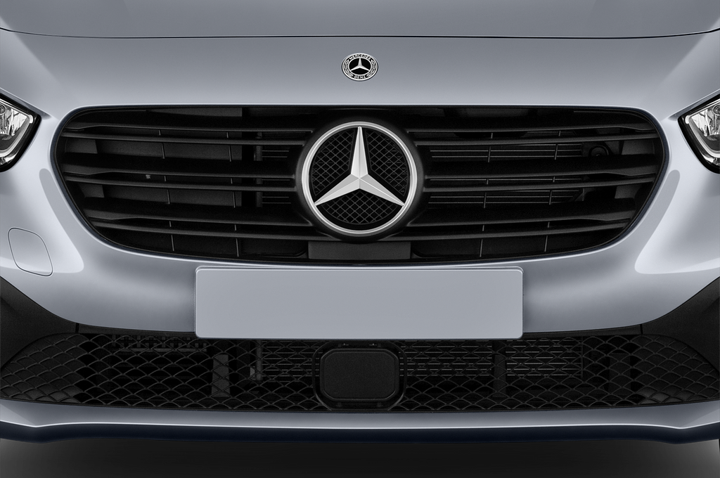 Mercedes Citan Tourer (Baujahr 2022) Pro 5 Türen Kühlergrill und Scheinwerfer