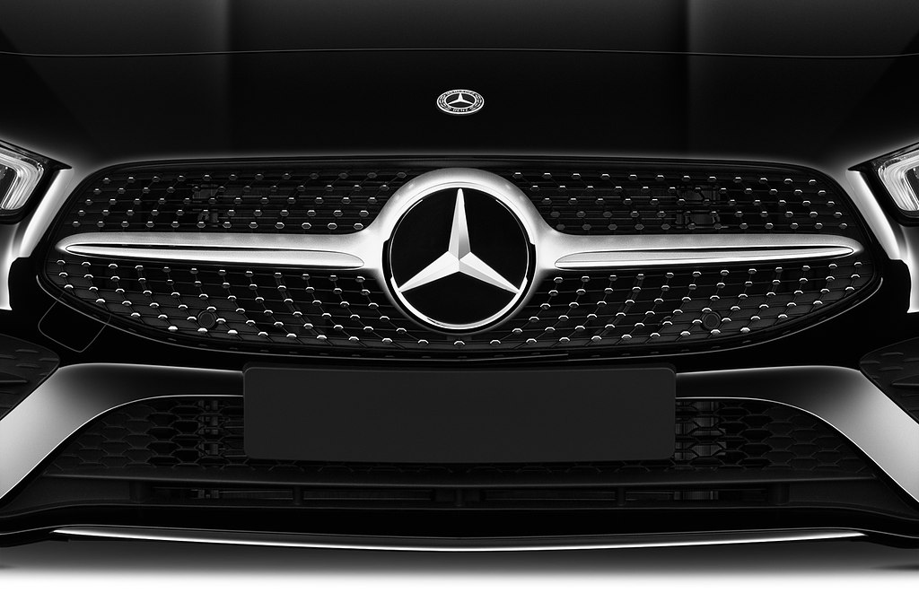 Mercedes CLA Shooting Brake (Baujahr 2022) 250 e AMG Line 5 Türen Kühlergrill und Scheinwerfer