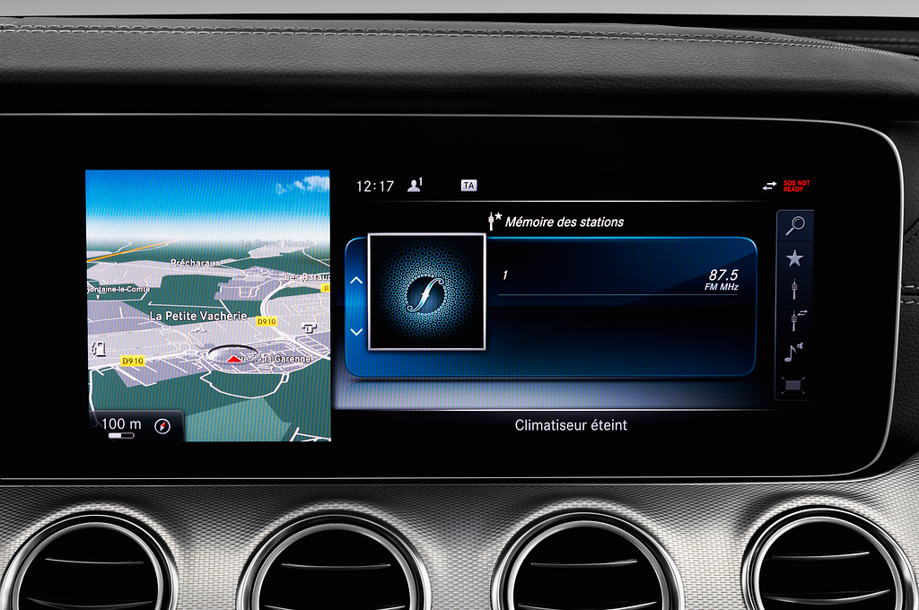 Mercedes E Class (Baujahr 2021) Avantgarde 4 Türen Radio und Infotainmentsystem