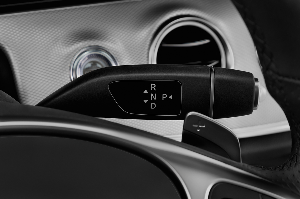 Mercedes E Class (Baujahr 2021) Avantgarde 4 Türen Schalthebel