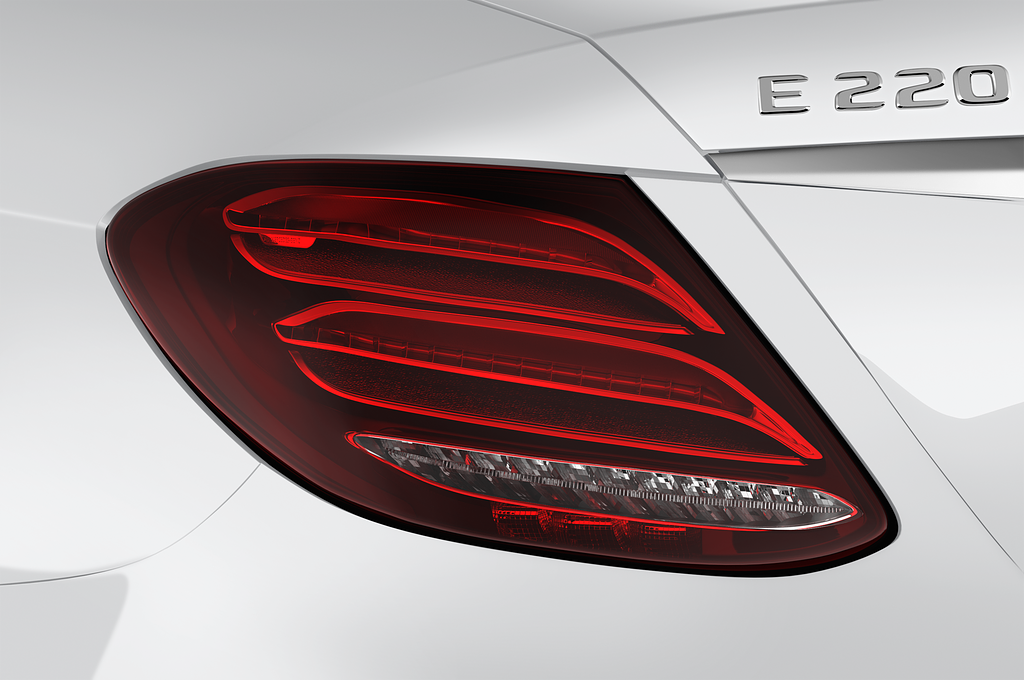 Mercedes E Class (Baujahr 2021) Avantgarde 4 Türen Rücklicht