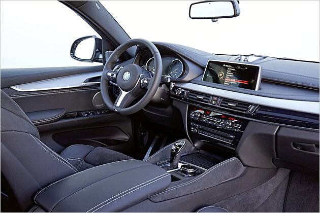 Aufgeräumte Sportlichkeit im Cockpit des M50d