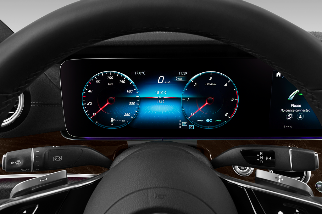 Mercedes E Class (Baujahr 2022) - 4 Türen Tacho und Fahrerinstrumente