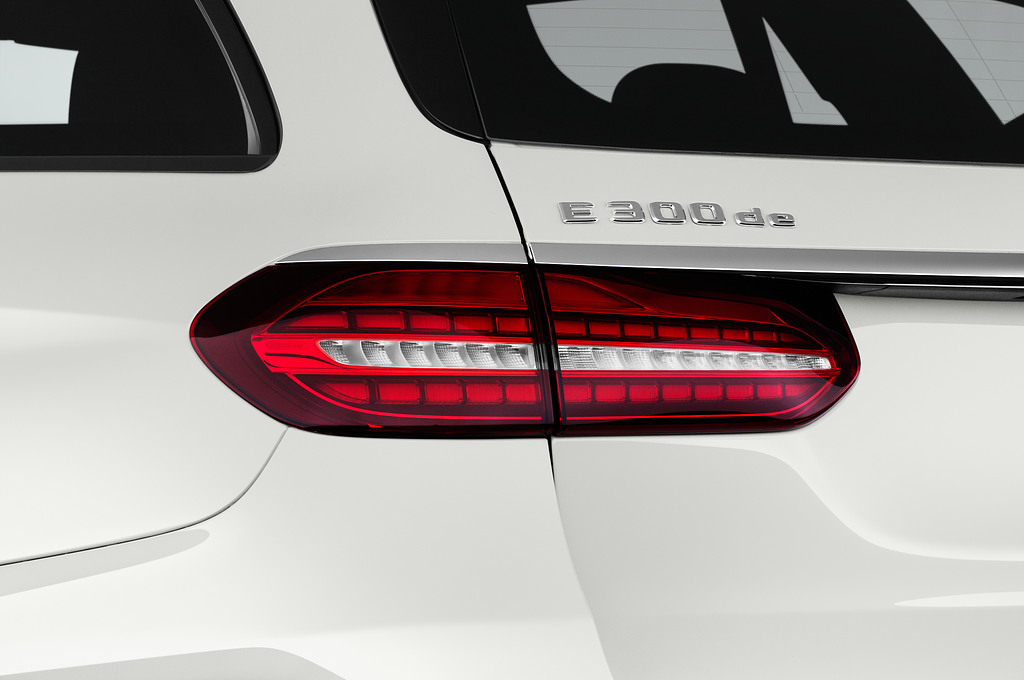 Mercedes E Class (Baujahr 2021) AMG Line 5 Türen Rücklicht