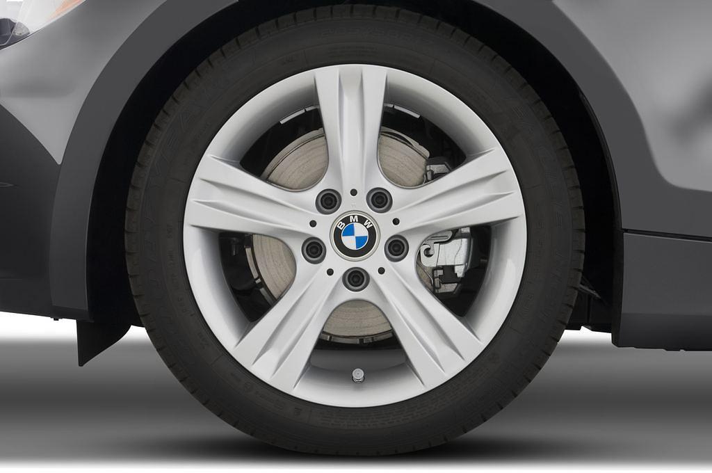 BMW 1 Series (Baujahr 2010) 125i 2 Türen Reifen und Felge