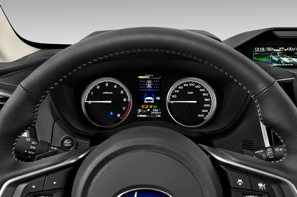 Subaru Forester (Baujahr 2022) Platinum 5 Türen Tacho und Fahrerinstrumente
