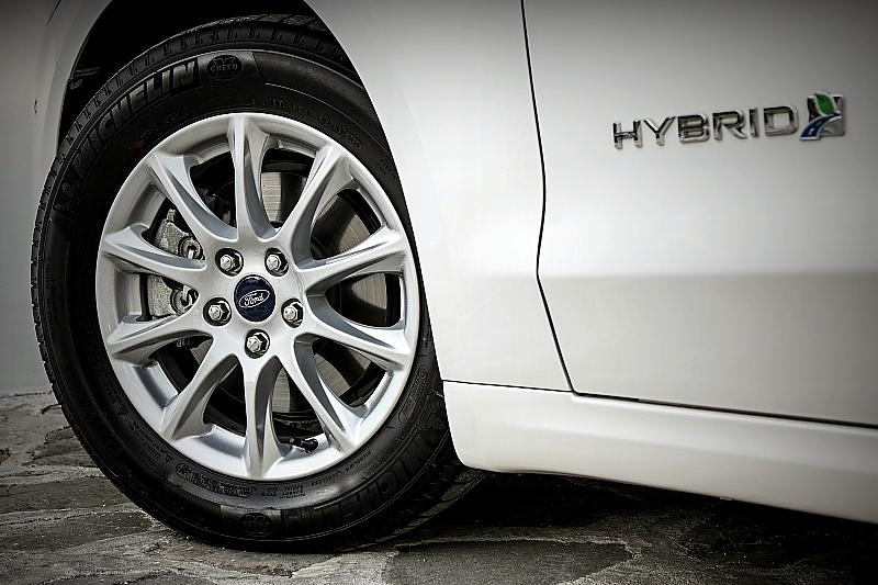 Ford Mondeo 2.0 Hybrid
