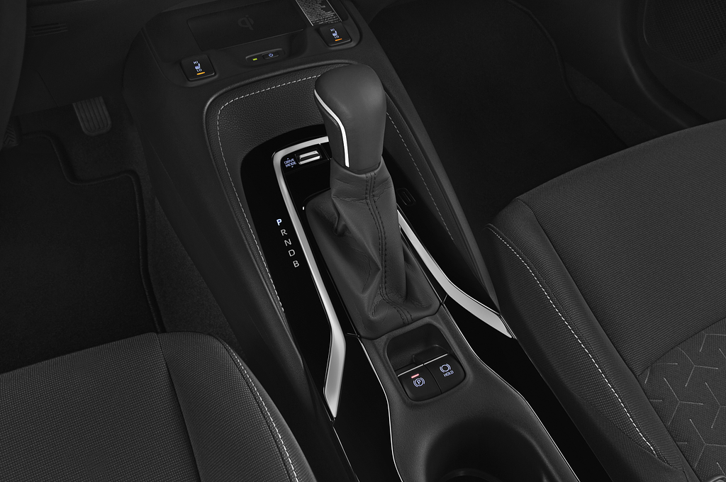 Suzuki Swace (Baujahr 2021) Comfort+ 5 Türen Schalthebel
