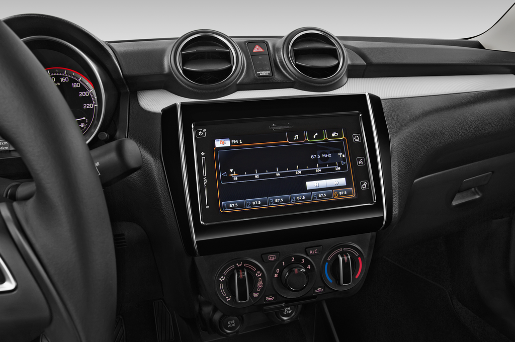 Suzuki Swift (Baujahr 2021) Comfort Hybrid 5 Türen Mittelkonsole