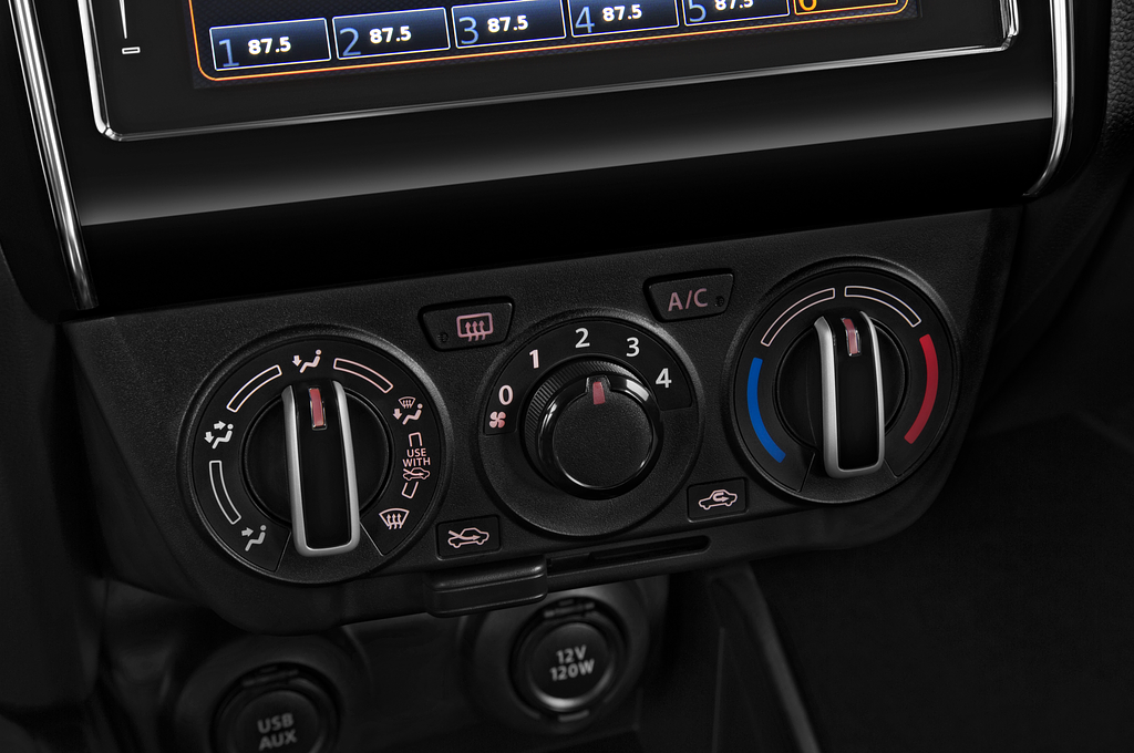 Suzuki Swift (Baujahr 2021) Comfort Hybrid 5 Türen Temperatur und Klimaanlage