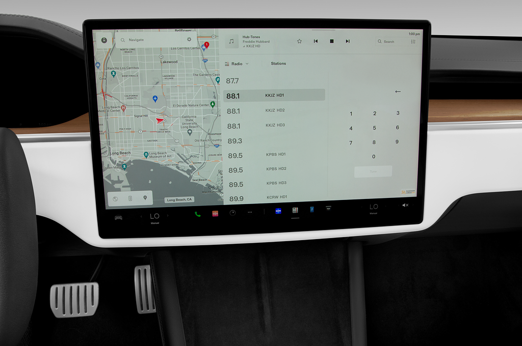 Tesla Model S (Baujahr 2021) Plaid 5 Türen Radio und Infotainmentsystem