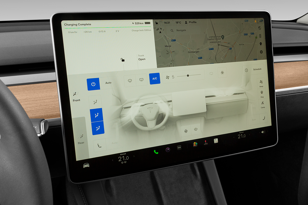 Tesla Model Y (Baujahr 2022) Long Range AWD 5 Türen Temperatur und Klimaanlage