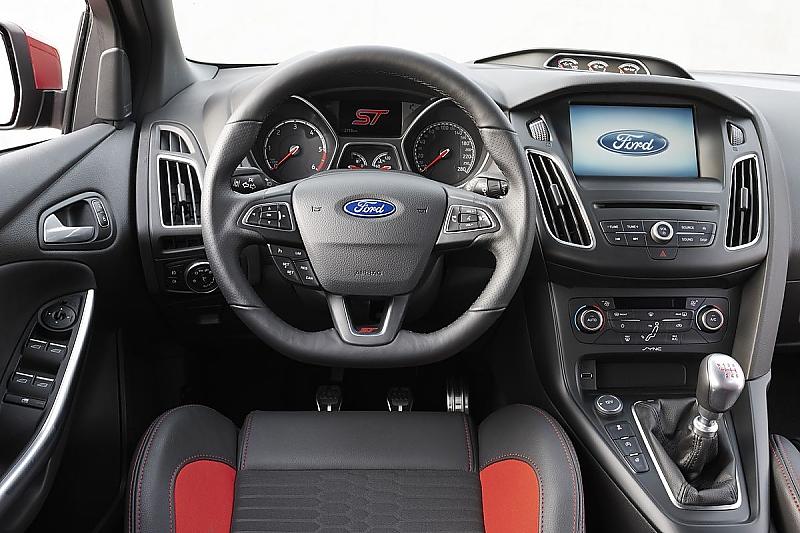 Das Cockpit des neuen Ford Focus ST.