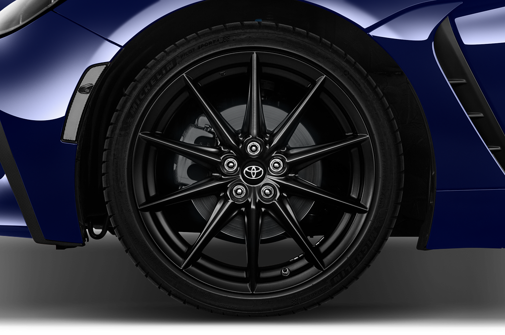 Toyota GR86 (Baujahr 2022) Sport 2 Türen Reifen und Felge