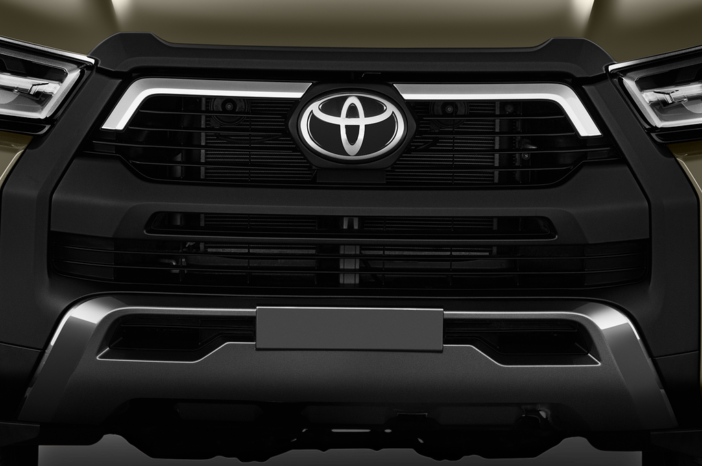 Toyota Hilux (Baujahr 2021) Invincible Crew Cab 4 Türen Kühlergrill und Scheinwerfer