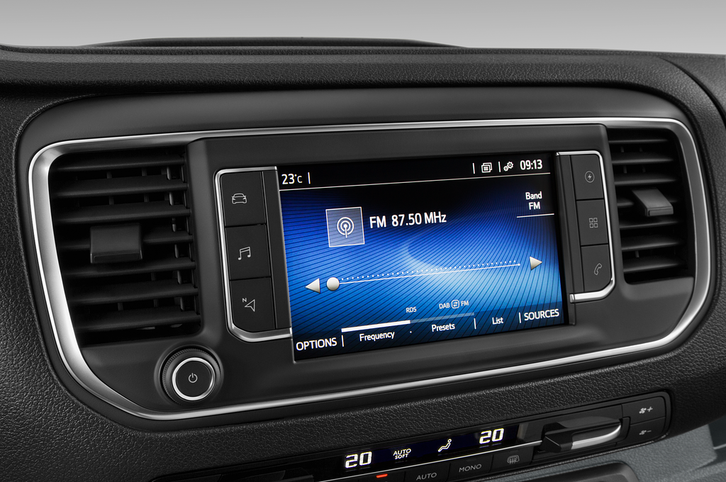 Toyota Proace EV (Baujahr 2022) Comfort 4 Türen Radio und Infotainmentsystem