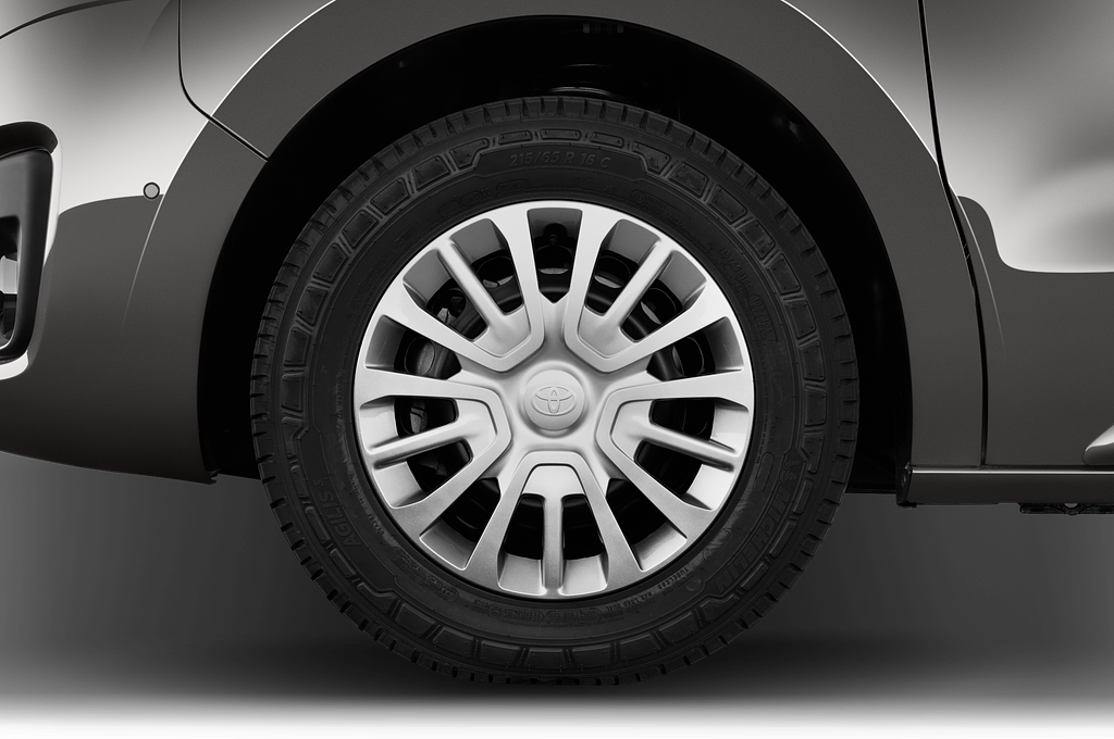 Toyota Proace EV (Baujahr 2022) Comfort 4 Türen Reifen und Felge