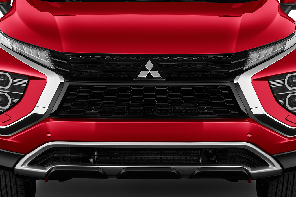 Mitsubishi Eclipse Cross PHEV (Baujahr 2021) Plus 5 Türen Kühlergrill und Scheinwerfer