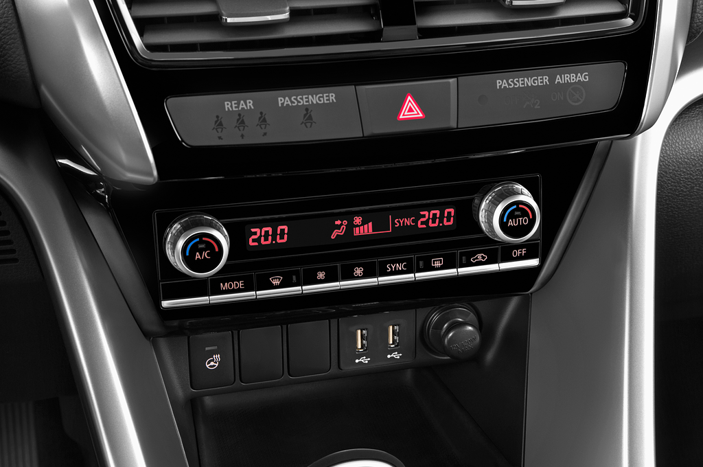 Mitsubishi Eclipse Cross PHEV (Baujahr 2021) Plus 5 Türen Temperatur und Klimaanlage
