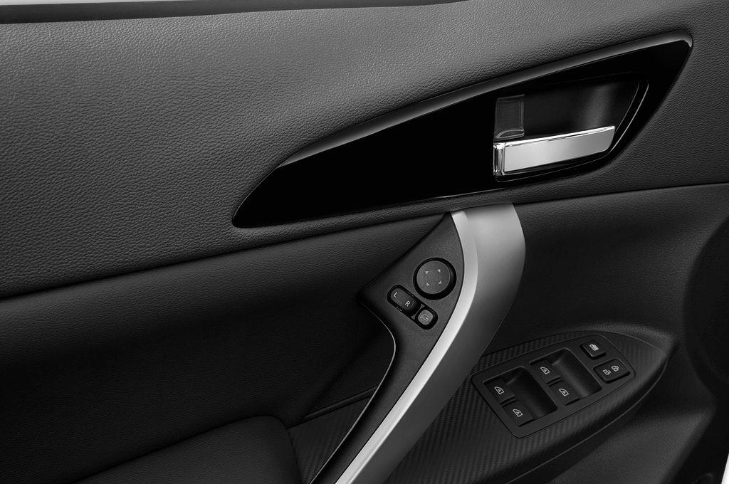Mitsubishi Eclipse Cross PHEV (Baujahr 2021) Top 5 Türen Bedienungselemente Tür