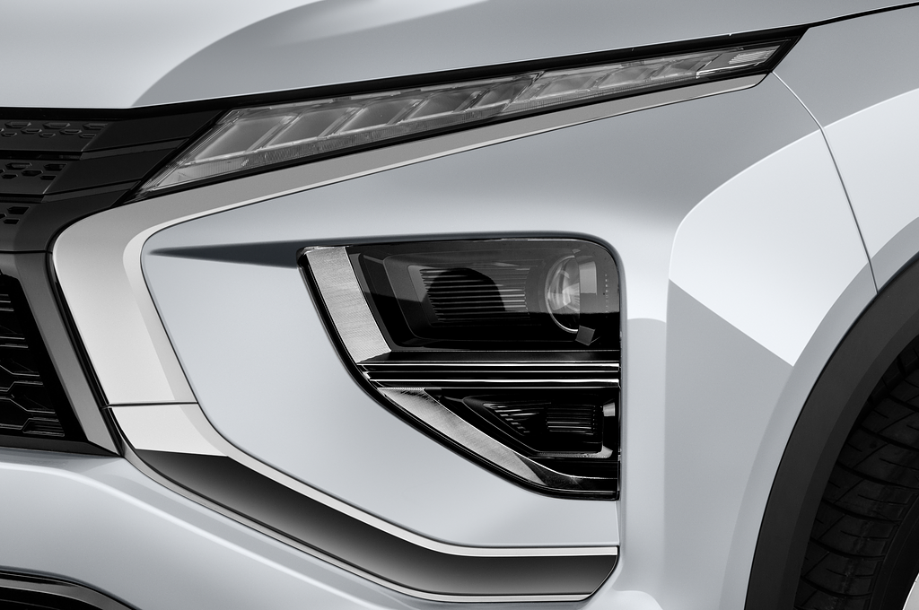 Mitsubishi Eclipse Cross PHEV (Baujahr 2021) Basis 5 Türen Scheinwerfer
