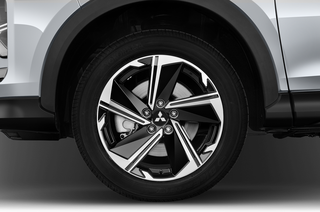 Mitsubishi Eclipse Cross PHEV (Baujahr 2021) Basis 5 Türen Reifen und Felge