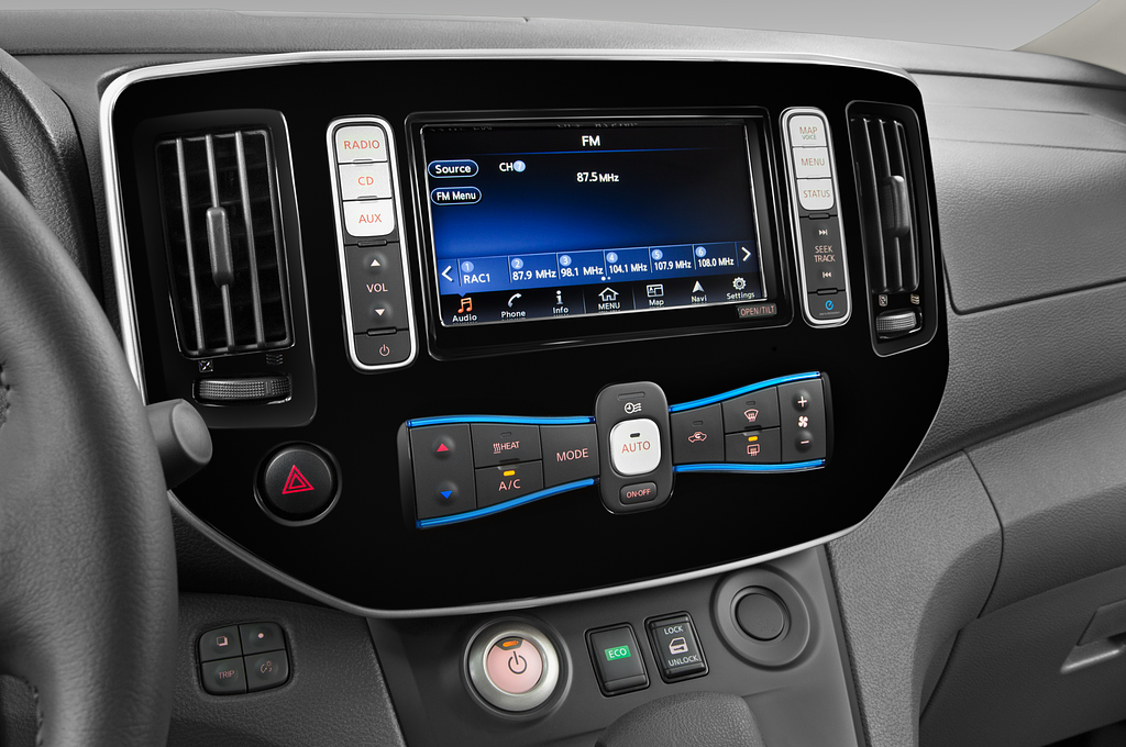 Nissan e-NV200 (Baujahr 2021) Regular Cab 4 Türen Radio und Infotainmentsystem