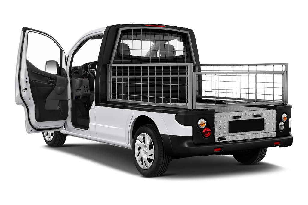 Nissan e-NV200 (Baujahr 2021) Regular Cab 4 Türen Tür geöffnet