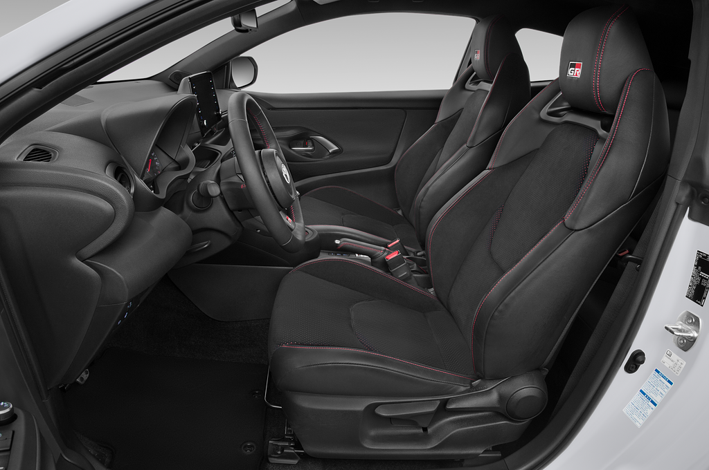 Toyota Yaris (Baujahr 2021) GR 3 Türen Vordersitze