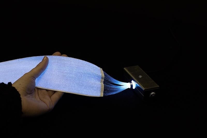 Lichtdesign bei Audi: Lechtende Stoffe gehören auch zur Entwicklung
