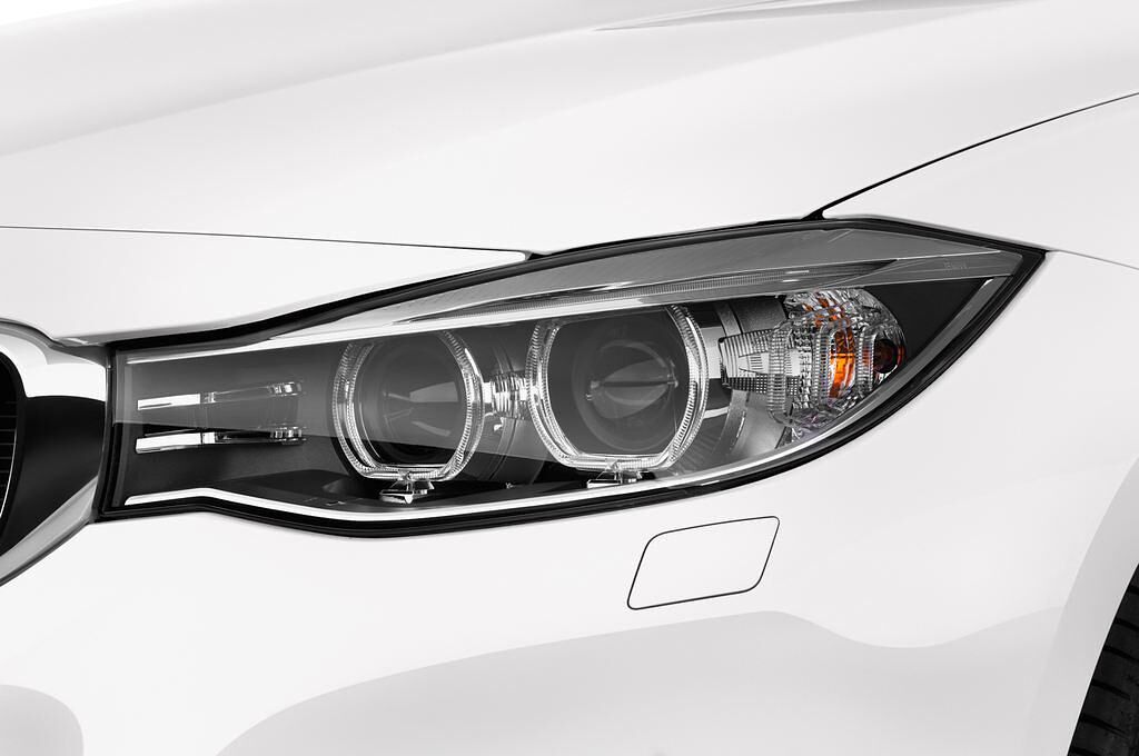 BMW 3 Series (Baujahr 2016) - 5 Türen Scheinwerfer