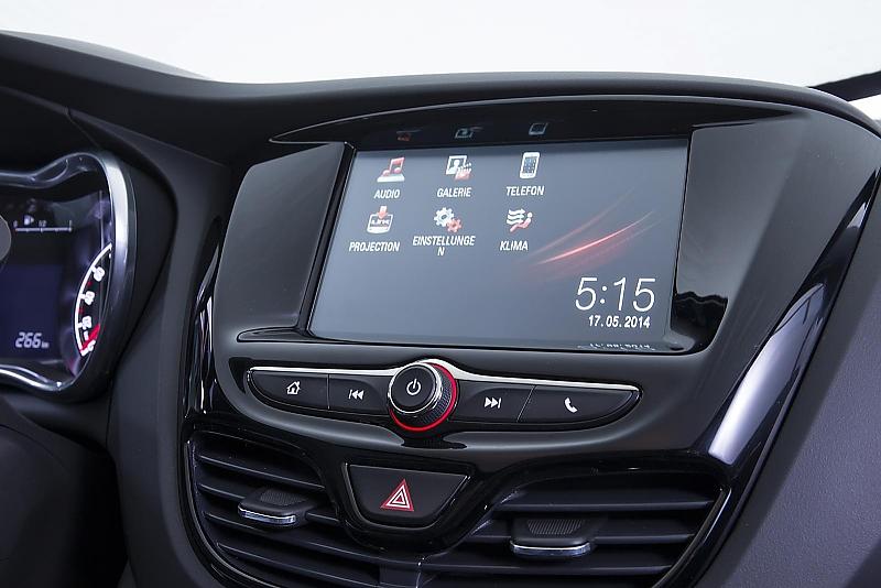 Das Cockpit im Opel Karl wird optional von einem großen Bildschirm geprägt