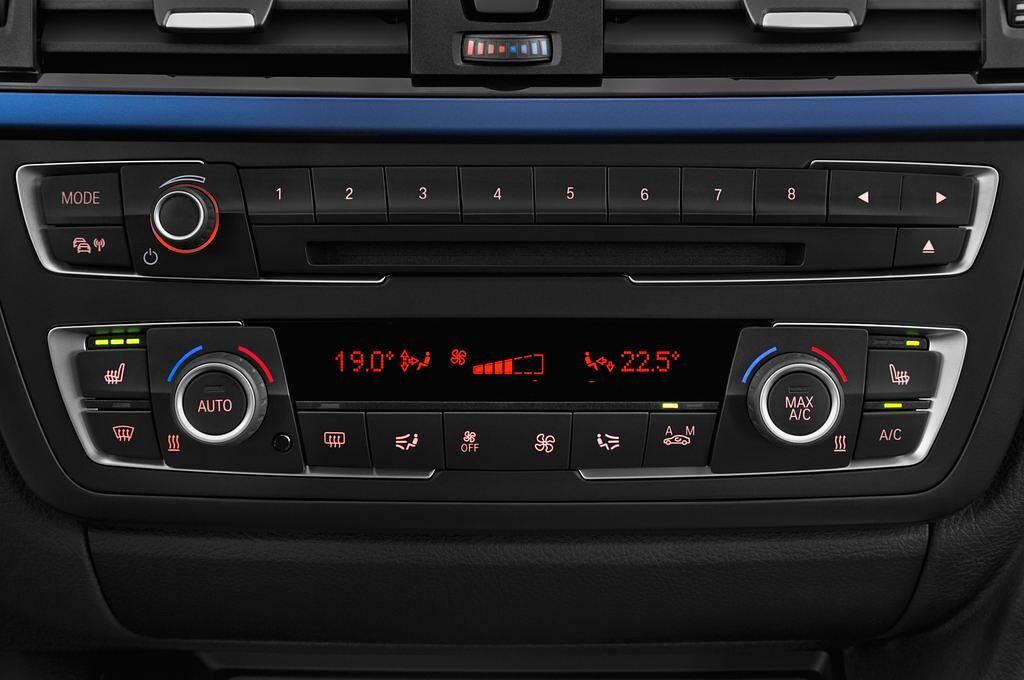 BMW 3 Series (Baujahr 2016) - 5 Türen Temperatur und Klimaanlage