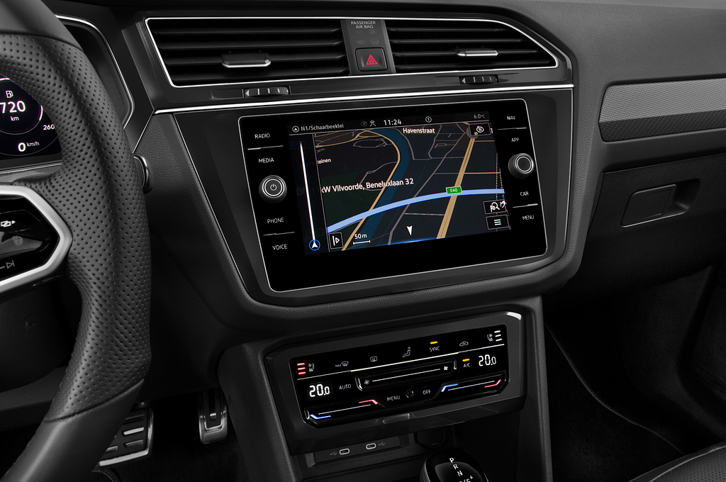 Volkswagen Tiguan Allspace (Baujahr 2022) R-Line 5 Türen Mittelkonsole