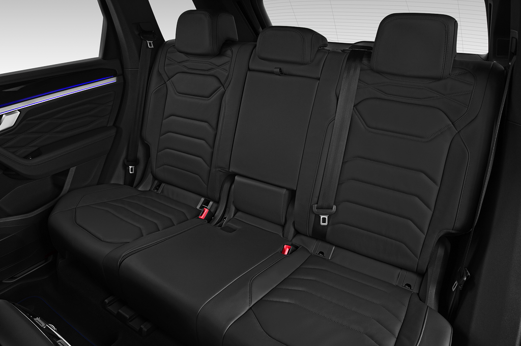 Volkswagen Touareg (Baujahr 2021) R 5 Türen Rücksitze