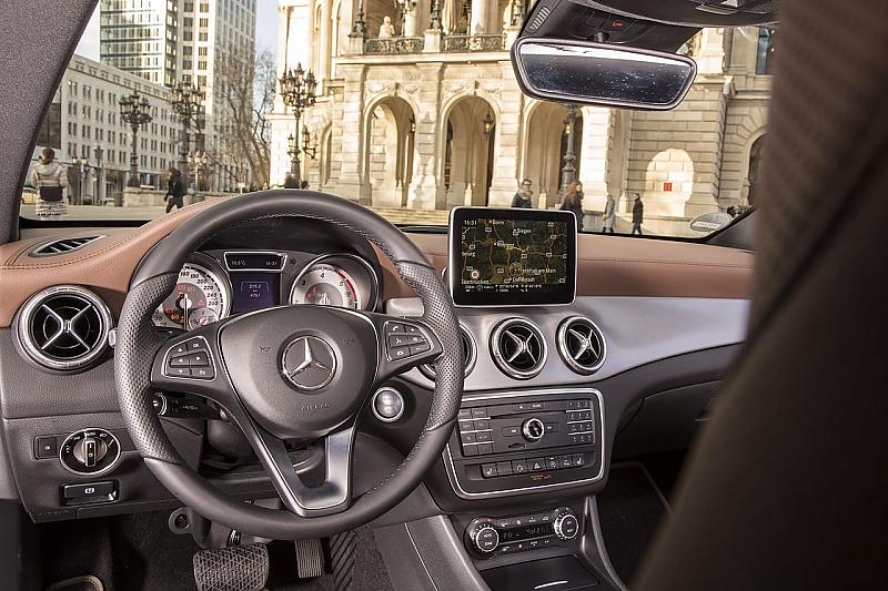 Typisches CLA-Cockpit