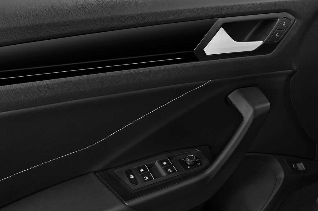 Volkswagen T-Roc (Baujahr 2022) R-Line 5 Türen Bedienungselemente Tür