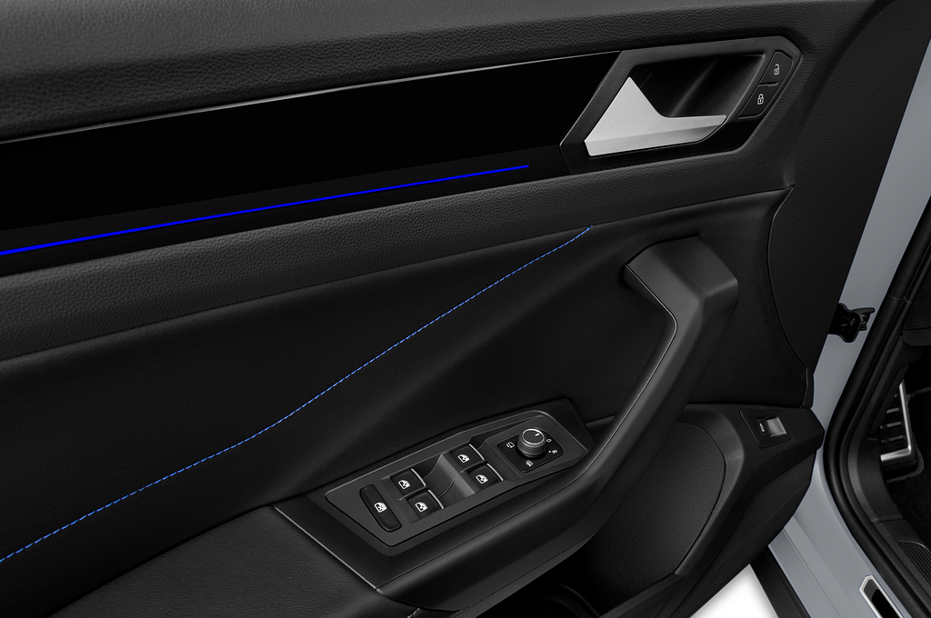 Volkswagen T-Roc (Baujahr 2022) R 5 Türen Bedienungselemente Tür