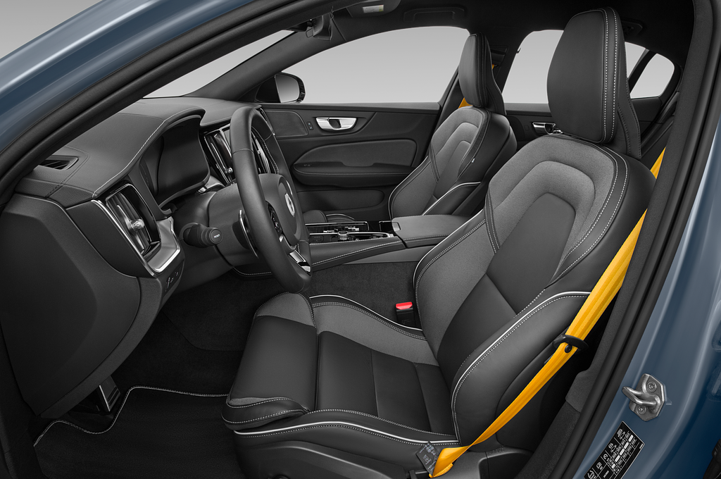 Volvo S60 Recharge (Baujahr 2021) Polestar Engineered 4 Türen Vordersitze