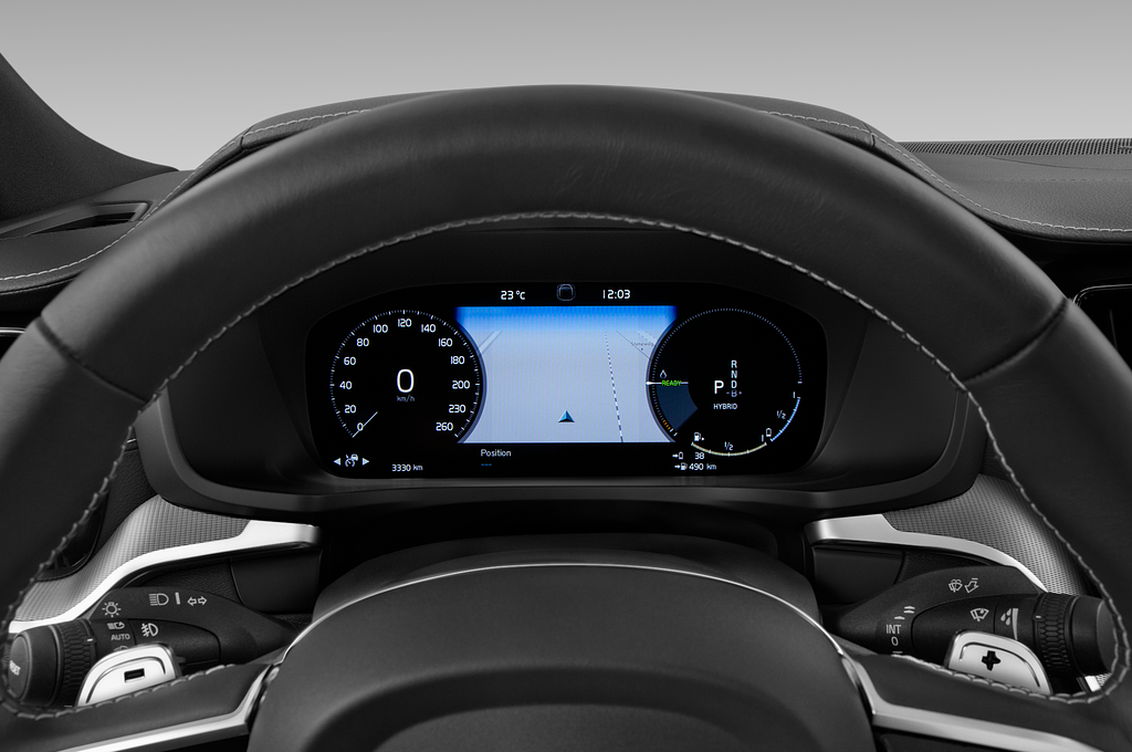 Volvo S60 Recharge (Baujahr 2021) Polestar Engineered 4 Türen Tacho und Fahrerinstrumente