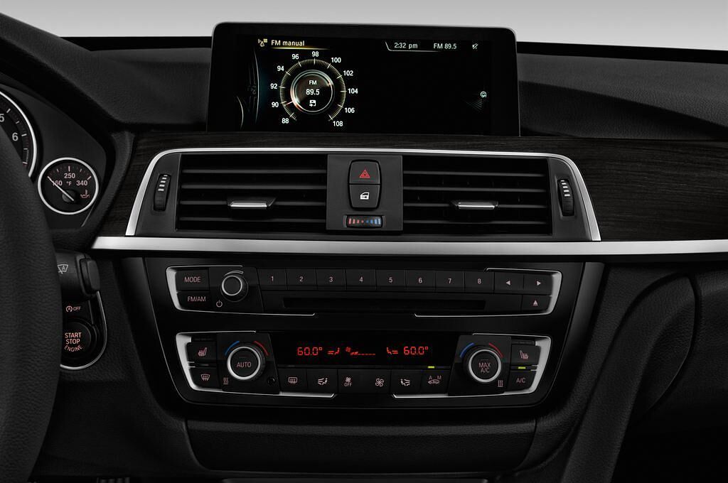 BMW 3 Series Gran Turismo (Baujahr 2017) Sport Line 5 Türen Radio und Infotainmentsystem