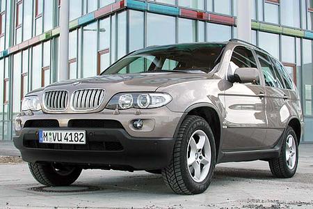 BMW X5 4.4i im Modelljahr 2004: Edelmann mit Bären-Kräften