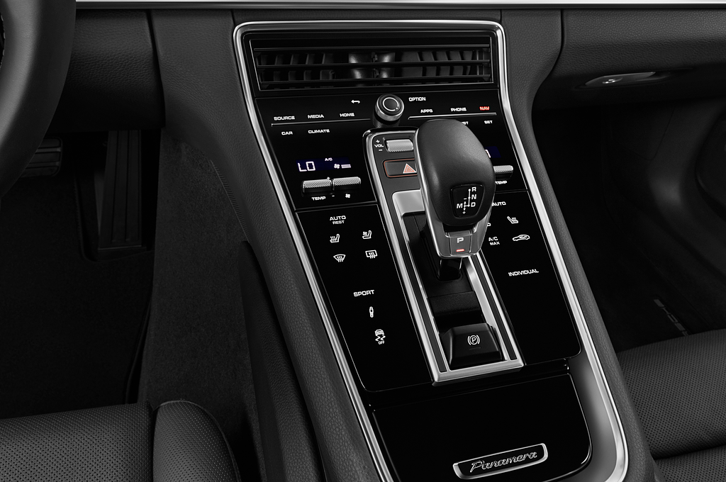 Porsche Panamera (Baujahr 2022) Base 5 Türen Schalthebel