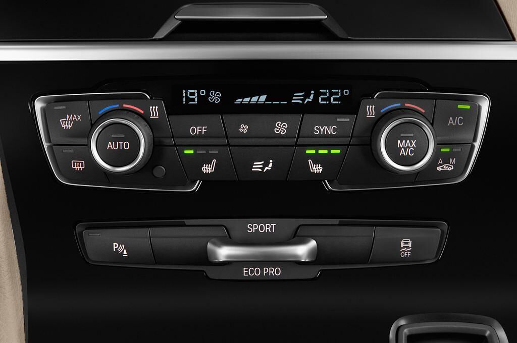 BMW 2 Series (Baujahr 2015) Luxury Line 5 Türen Temperatur und Klimaanlage