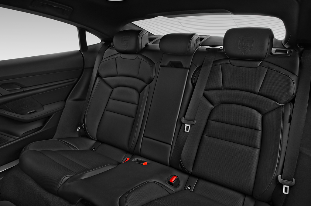Porsche Taycan (Baujahr 2021) 4S 4 Türen Rücksitze