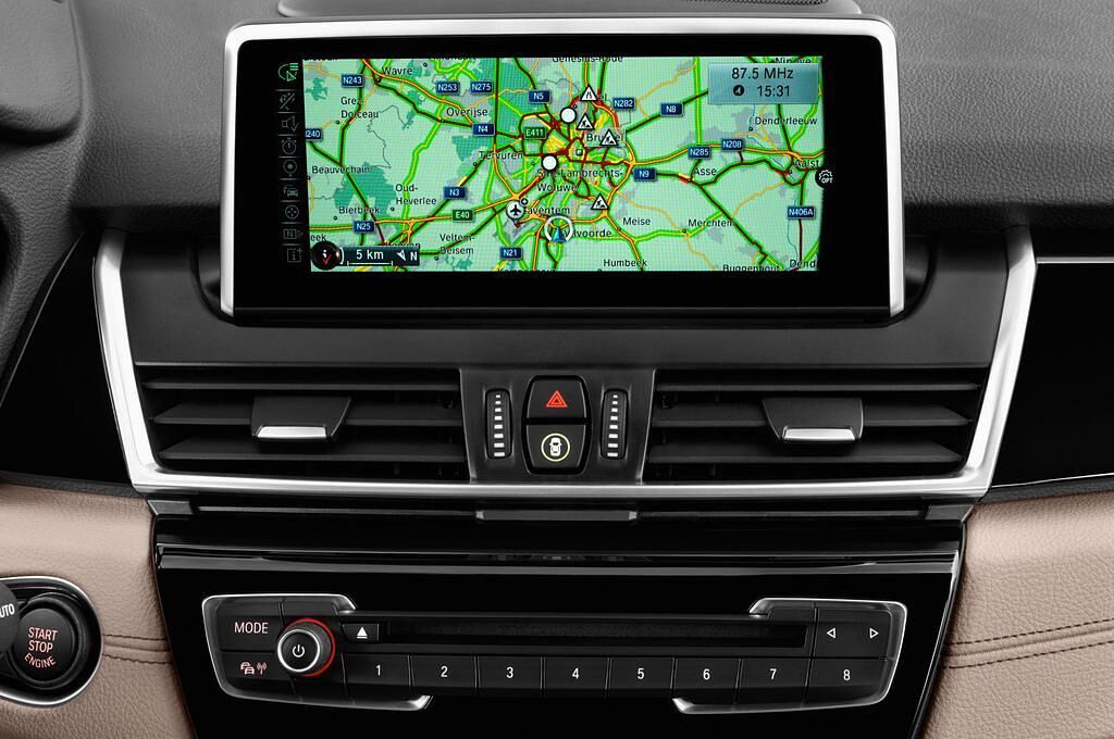 BMW 2 Series Gran Tourer (Baujahr 2015) Luxury Line 5 Türen Radio und Infotainmentsystem